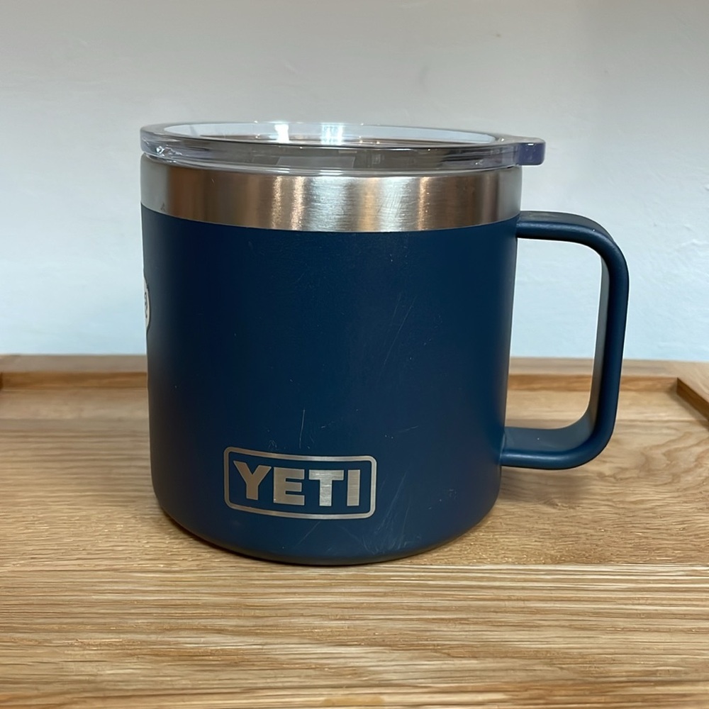 YETI Navy Blue Mug with lid options. - Picture 3 of 3